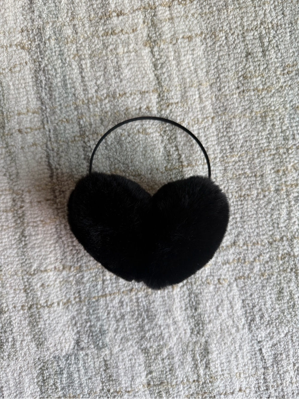 Ear muffs - Picture 2 of 3